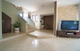 3 dormitorio chalet en Limassol (city), Chipre. 525 000 €