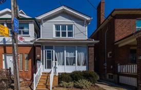 Casa de pueblo – East York, Toronto, Ontario,  Canadá. C$1 044 000