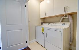 4 dormitorio casa de pueblo en East York, Canadá. C$1 857 000