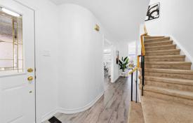 3 dormitorio casa de pueblo en Scarborough, Canadá. C$1 138 000