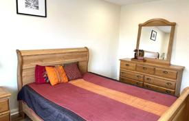 9 dormitorio adosado en North York, Canadá. C$1 260 000