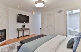 4 dormitorio adosado en Old Toronto, Canadá. C$2 001 000