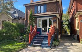 3 dormitorio casa de pueblo en Etobicoke, Canadá. C$1 494 000