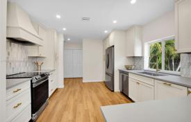3 dormitorio casa de pueblo 239 m² en Miami, Estados Unidos. $900 000