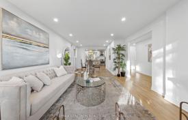 11 dormitorio casa de pueblo en Scarborough, Canadá. C$1 749 000