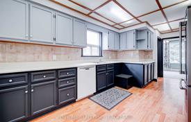 10 dormitorio casa de pueblo en Scarborough, Canadá. C$2 143 000
