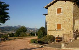 Villa 600 m² en Gubbio, Italia. 650 000 €