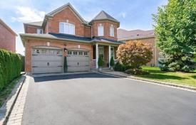 Casa de pueblo – Scarborough, Toronto, Ontario,  Canadá. C$1 573 000