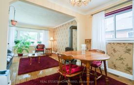 6 dormitorio casa de pueblo en Scarborough, Canadá. C$1 103 000