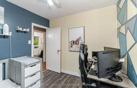 10 dormitorio casa de pueblo en Scarborough, Canadá. C$1 424 000