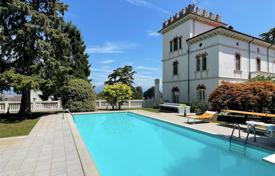 Villa – Desenzano del Garda, Lombardía, Italia. 4 300 000 €