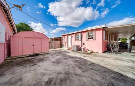 Casa de pueblo – Hialeah, Florida, Estados Unidos. $1 500 000