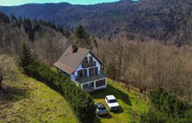 3 dormitorio casa de pueblo 184 m² en Primorje-Gorski Kotar County, Croacia. 235 000 €