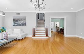 5 dormitorio casa de pueblo 285 m² en Miami, Estados Unidos. $2 499 000