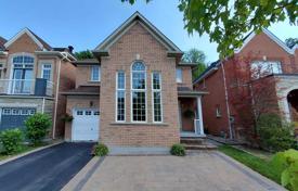 Casa de pueblo – Scarborough, Toronto, Ontario,  Canadá. C$1 043 000