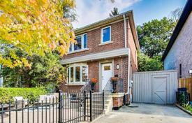 Casa de pueblo – Scarborough, Toronto, Ontario,  Canadá. C$1 565 000