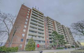 7 dormitorio piso en North York, Canadá. C$771 000