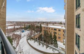 4 dormitorio piso en North York, Canadá. C$895 000