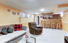 7 dormitorio casa de pueblo en Scarborough, Canadá. C$1 167 000