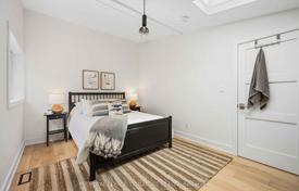 8 dormitorio adosado en North York, Canadá. C$2 119 000