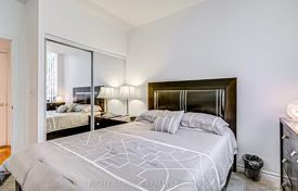 5 dormitorio piso en North York, Canadá. C$818 000