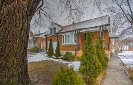 Casa de pueblo – York, Toronto, Ontario,  Canadá. C$2 000 000