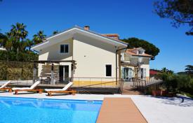 Villa – San Remo, Liguria, Italia. 4 000 000 €