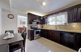 12 dormitorio casa de pueblo en North York, Canadá. C$2 484 000