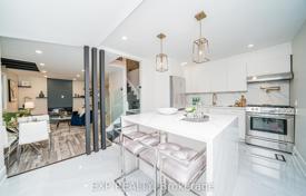 9 dormitorio casa de pueblo en York, Canadá. C$1 298 000