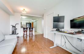 6 dormitorio piso en North York, Canadá. C$981 000