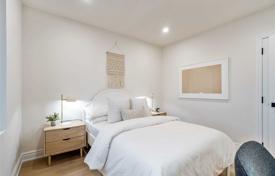 4 dormitorio casa de pueblo en Etobicoke, Canadá. C$1 863 000