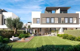 6 dormitorio villa 123 m² en Estepona, España. 612 000 €