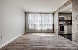 5 dormitorio piso en North York, Canadá. C$701 000