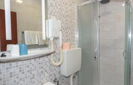 18 dormitorio casa de pueblo 431 m² en Primorje-Gorski Kotar County, Croacia. Price on request