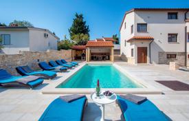 5 dormitorio casa de pueblo 370 m² en Premantura, Croacia. 1 250 000 €