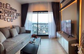 1-dormitorio apartamentos en condominio en Khlong Toei, Tailandia. $167 000