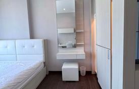 1-dormitorio apartamentos en condominio en Ratchathewi, Tailandia. $274 000