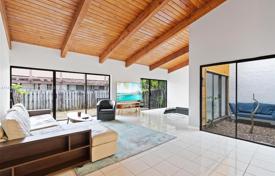 Casa de pueblo – Hallandale Beach, Florida, Estados Unidos. $599 000