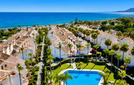 3 dormitorio adosado 250 m² en Marbella, España. 790 000 €