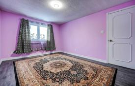 4 dormitorio casa de pueblo en Scarborough, Canadá. C$1 180 000