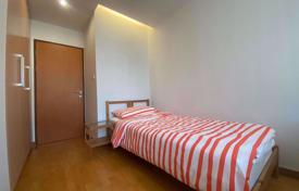 3-dormitorio apartamentos en condominio en Phra Khanong, Tailandia. 276 000 €