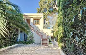 4 dormitorio villa en Cap d'Antibes, Francia. 1 390 000 €