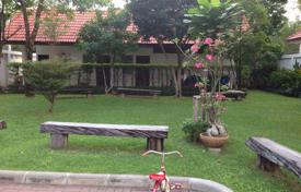 4 dormitorio chalet en Huai Khwang, Tailandia. $4 400  por semana