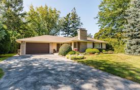 Casa de pueblo – Etobicoke, Toronto, Ontario,  Canadá. C$2 591 000