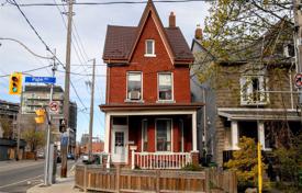 Casa de pueblo – Pape Avenue, Toronto, Ontario,  Canadá. C$1 444 000