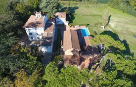 Finca rústica – Monte San Savino, Toscana, Italia. 3 200 000 €