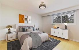 4 dormitorio casa de pueblo en Etobicoke, Canadá. C$2 225 000