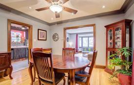 9 dormitorio casa de pueblo en Etobicoke, Canadá. C$1 298 000