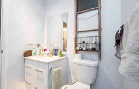 5 dormitorio piso en North York, Canadá. C$841 000