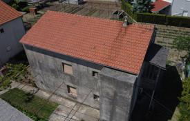 Casa de pueblo – Kaštel Lukšić, Split-Dalmatia County, Croacia. 250 000 €